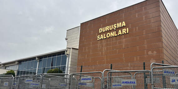 İmamoğlu’nun yargılandığı İBB davasında salon sıralaması yenilendi