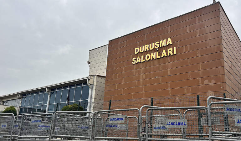 İmamoğlu’nun yargılandığı İBB davasında salon sıralaması yenilendi