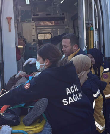 Karabük’te korkutan kaza: Otomobil- kamyon çarpışmasında 1 ölü 5 yaralı