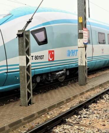 Uraloğlu: Ankara – İstanbul arası seyahat süresi 80 dakikaya iniyor