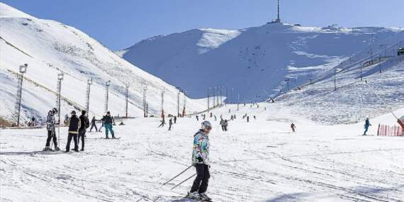Kayak tatili yapmak isteyen koşacak! 275 santimetre kalınlığıyla en çok kar Palandöken’e yağdı