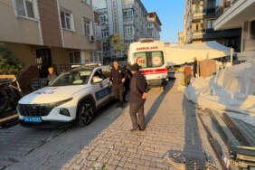 Avcılar’da pazarcılar arasında kavga! 2 kişi bıçaklanarak yaralandı