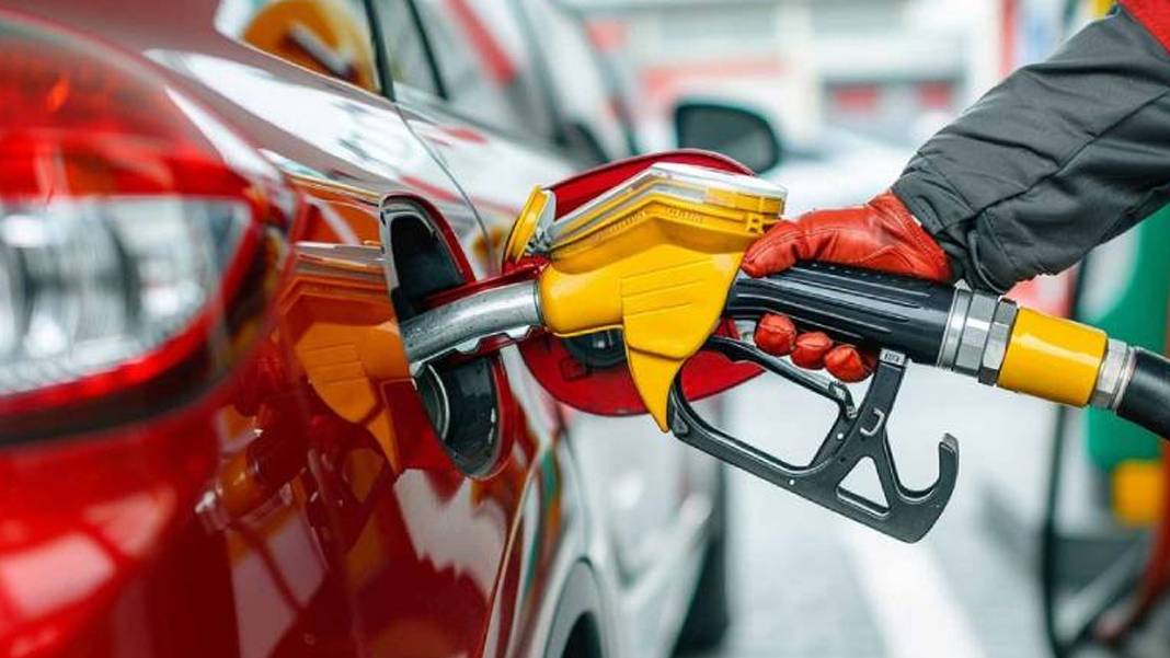 Eşel mobil pompaya yansıdı! Faciadan dönüldü: İşte benzin ve motorine yeni zam