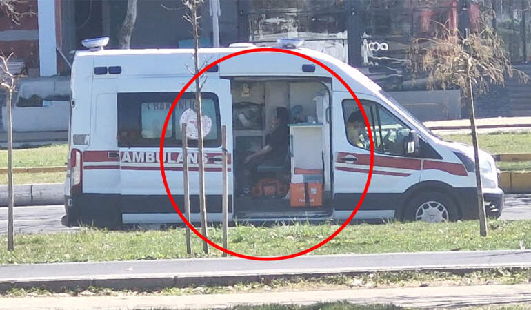 Helyum balonunu çakmakla yakan 2 çocuk hastanelik oldu