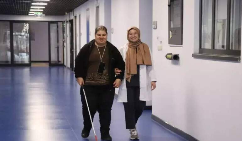 Engeli okumasına engel olmadı! Azmi herkese örnek oluyor, 4 üniversite bitirdi devamı da gelecek