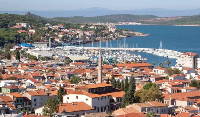 Tarihi sokaklarıyla huzur veriyor: Rum evleri, dar sokaklar, Boşnak böreği…