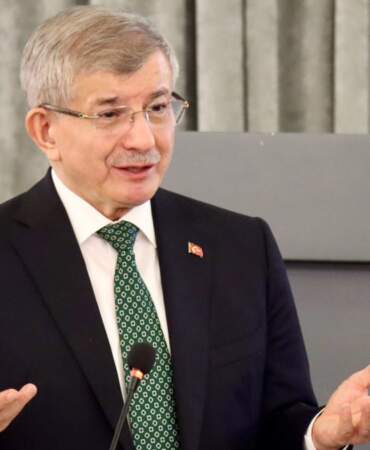 Davutoğlu, Bursa’da iftar programında konuştu: 3’üncü Dünya Savaşı fiilen başladı