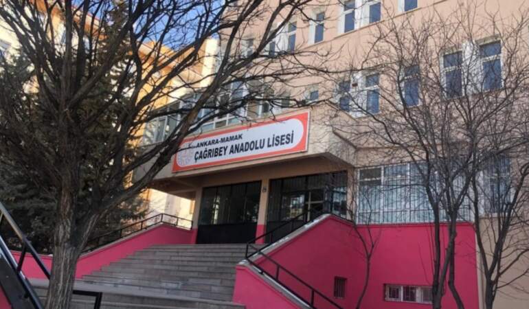 Eski öğretmenden okulda şiddet: Müdür, kendisini sınıfa kilitleyerek kurtuldu