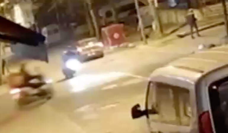 Kartal’da motosikletler çarpıştı: Kaza kamerada