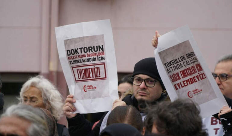 İstanbul’da hekimlerden ‘beyaz yürüyüş’