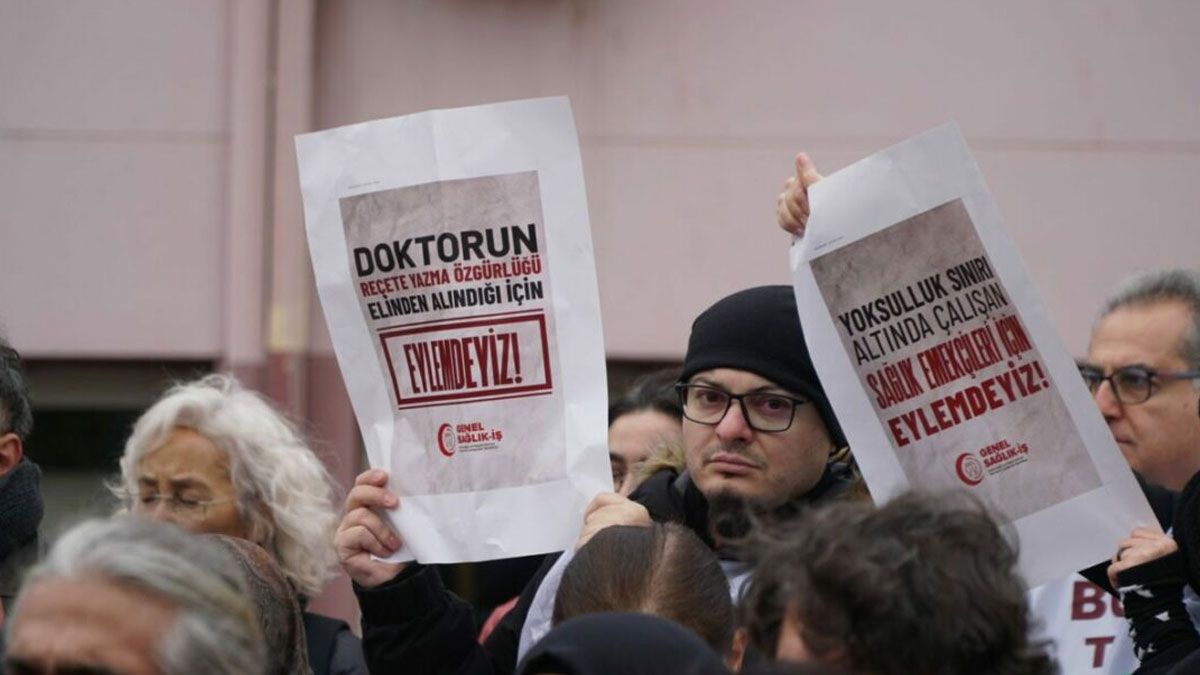 İstanbul’da hekimlerden ‘beyaz yürüyüş’