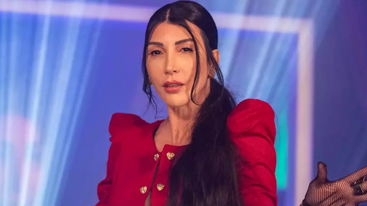Hande Yener’e “anayasal düzeni hedef alma” soruşturması