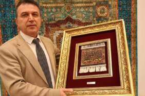 Dünyada ondan küçüğü yok! Değerine paha biçilemiyor, santimetresinde 2bin 500 ilmek bulunuyor
