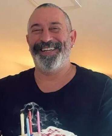 Cem Yılmaz İspanya’da yakalandı! Sürpriz aşkı merak konusu oldu