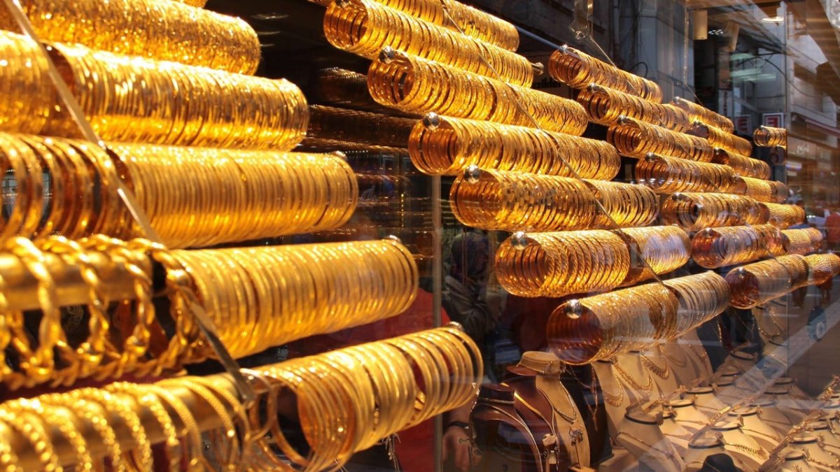 Türkiye’nin altın ithalatı şubatta 10 tonu aştı