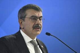 Bakan Tekin son noktayı koydu: Ara tatiller tamamen kaldırılacak mı?