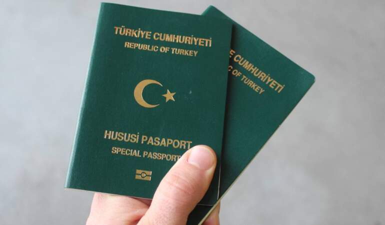 AB’den yeşil pasaport ve vize açıklaması: Türk yetkililerin elinde