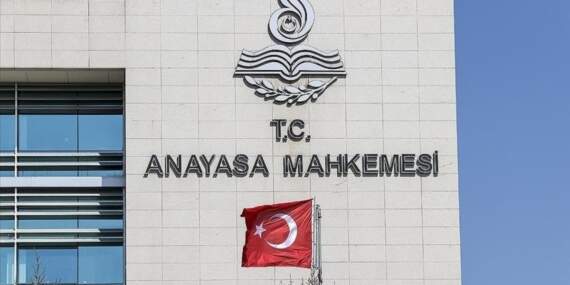 AYM’den sağlık çalışanlarının nöbet ücretine sınırlama getiren düzenlemeye iptal