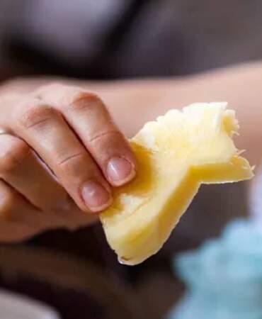Ananas hakkındaki gerçeği biliyor musunuz? Siz ananas yediğinizi zannederken o da sizi yiyor