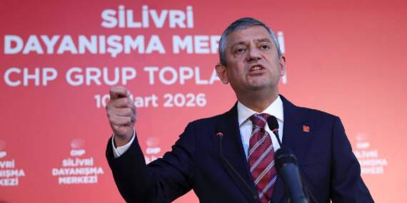 CHP tarihinde bir ilk: Özel’den Silivri Cezaevi önünde grup toplantısı