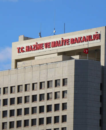 Hazine iki ihaleyle 45,6 milyar lira borçlandı