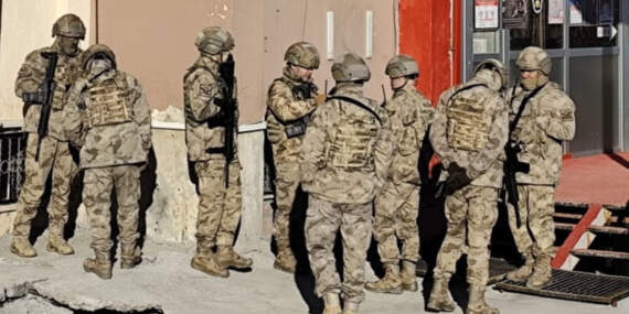 Hakkari’de uyuşturucu operasyonu: Başkomiser zehir taciri çıktı!