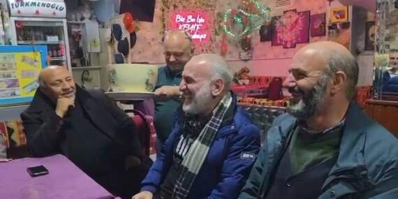 Böyle gelenek görülmedi! 50 yıldır önce korkutuyor sonra kahkahalara boğuyor