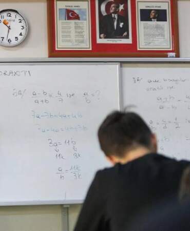 123 bin öğretmen emeklilik hakkına rağmen görevde: Maaş düşüşü emekliliği zorlaştırıyor