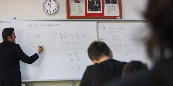 123 bin öğretmen emeklilik hakkına rağmen görevde: Maaş düşüşü emekliliği zorlaştırıyor