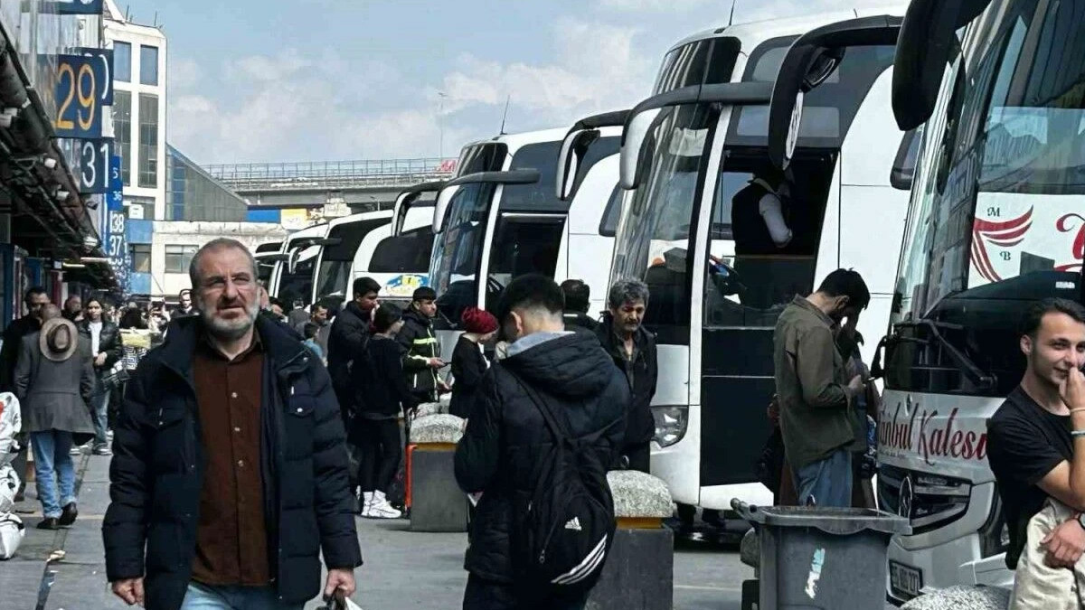 Doluluk yüzde 90’a ulaştı: İstanbul’da bayram öncesi otobüs biletleri tükenme noktasında