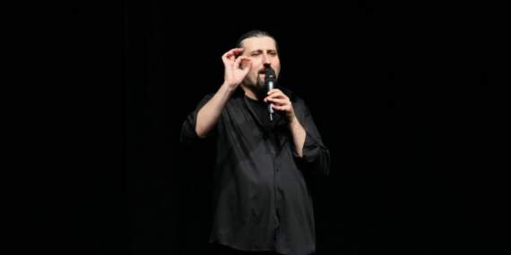 Taciz iddialarının ardından Mesut Süre sahnelere geri döndü