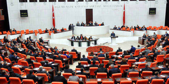 İmamoğlu davasının TRT’de canlı yayınlanması talebi AK Parti ve MHP oylarıyla reddedildi