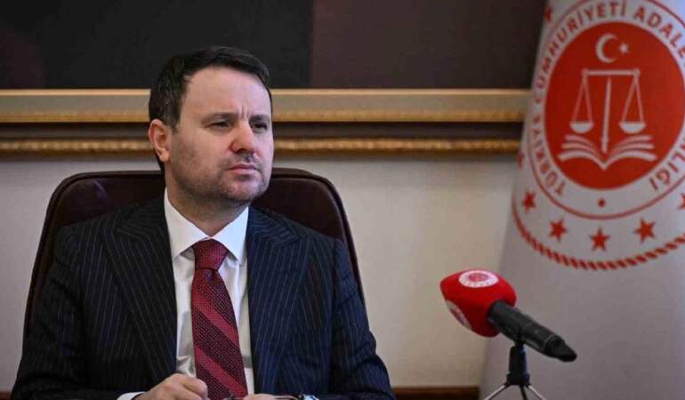 Bakan Gürlek: 10 yılı doldurmayan hakim ticaret mahkemesi başkanı olmayacak