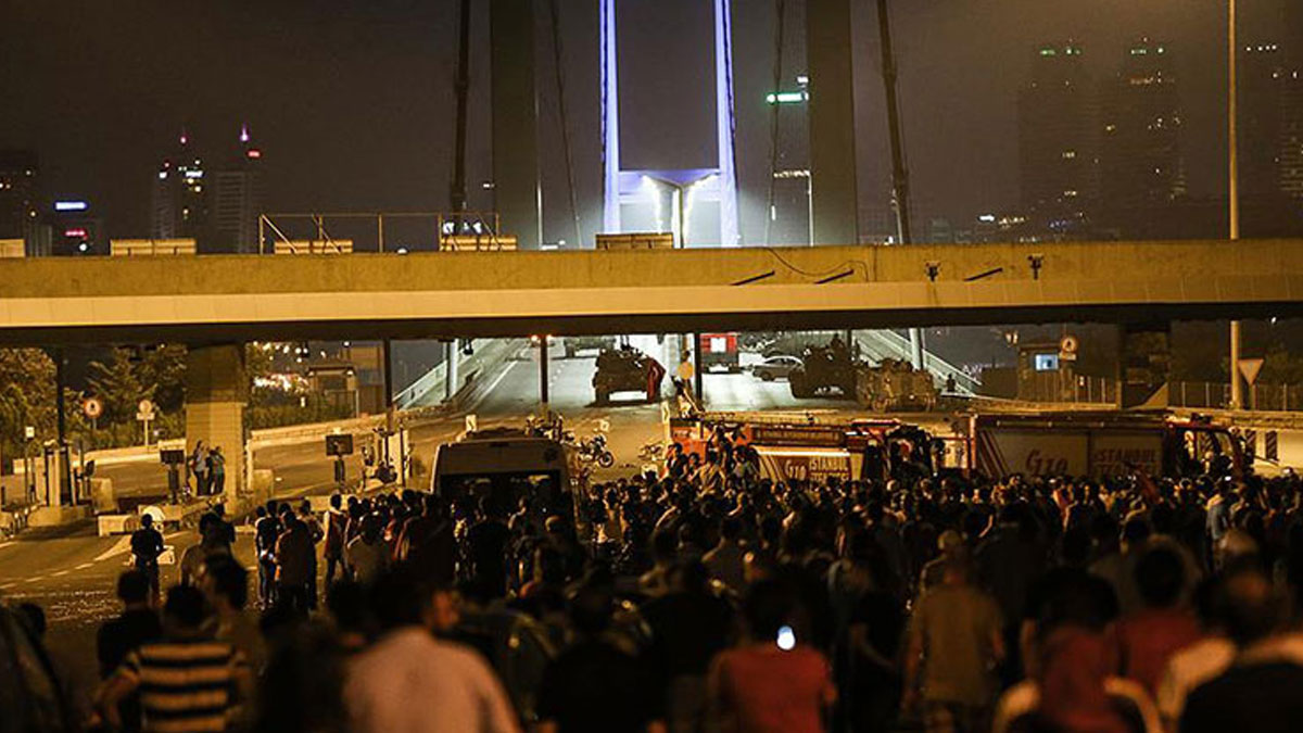 AYM’den emsal ‘darbe girişimi’ kararı: Kanunsuz emre uyarak silah almak suçtur
