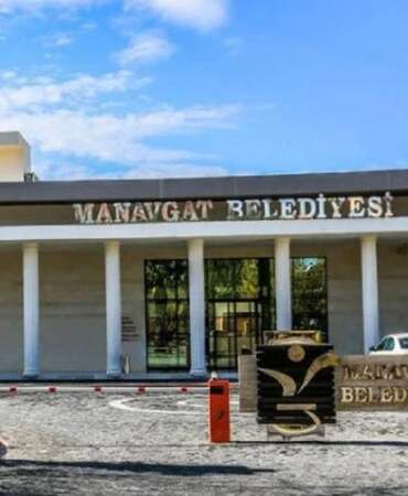 Manavgat Belediyesi’ne yönelik soruşturma sürüyor : Gözaltı sayısı 40’a yükseldi, 12 kişi tutuklandı