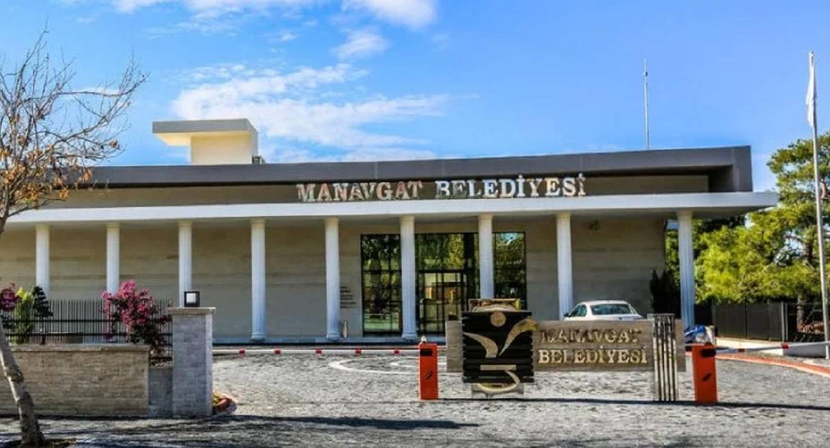 Manavgat Belediyesi’ne yönelik soruşturma sürüyor : Gözaltı sayısı 40’a yükseldi, 12 kişi tutuklandı