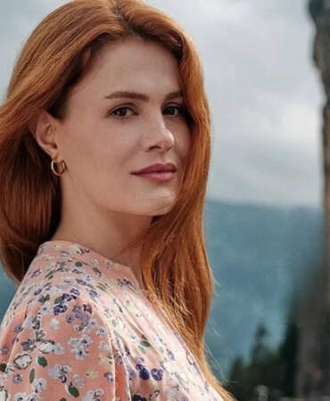 Taşacak Bu Deniz setinde aşk iddiası! Burcu Cavrar sessizliğini bozdu: “Öyle bir şey yok!”