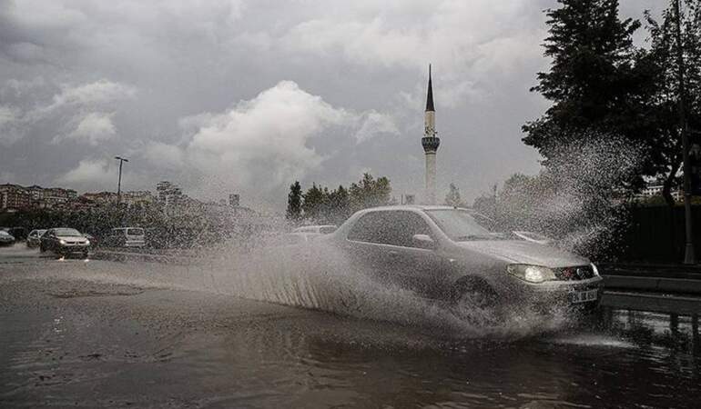 Hava ısınırken soğuk duş: AKOM’dan İstanbul için sağanak alarmı