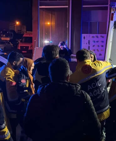 Sivas’ta facia!15 yaşındaki çocuk ailesini katletti
