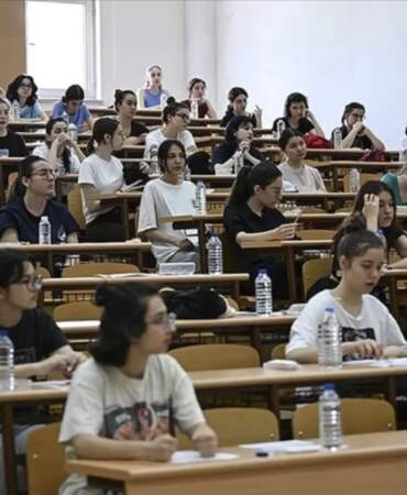 YKS başvuruları 2,4 milyona geriledi: Barınma ve eğitim giderleri gençleri üniversiteden vazgeçiriyor