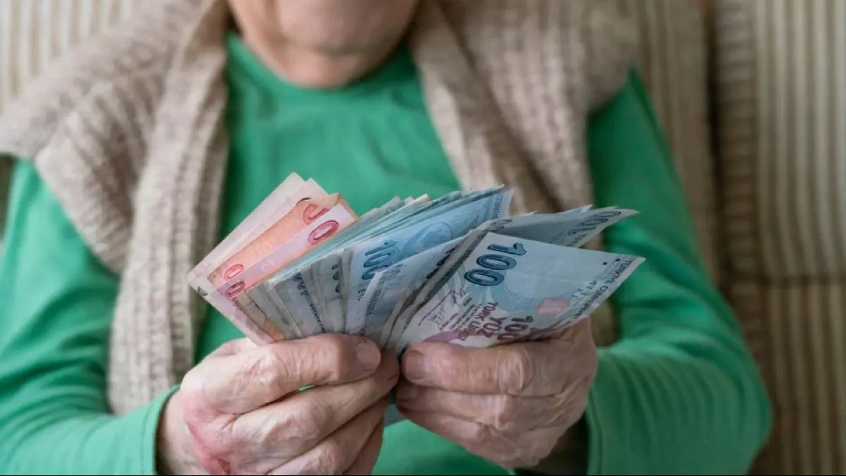 Emekliler ve yaşlılar dikkat: 65 Yaş aylığı alanlar bayram ikramiyesi alacak mı?