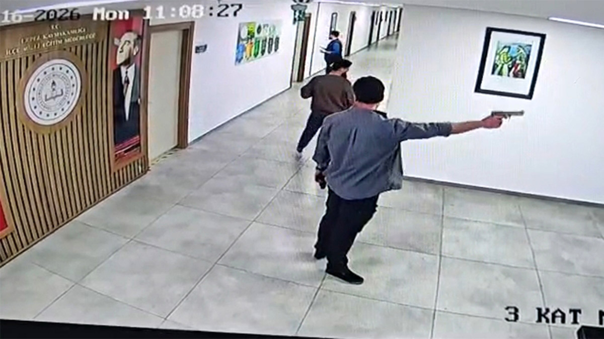 Kaymakamlıkta silahlı panik: Şüpheli 4,5 saat sonra teslim oldu