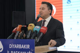 Babacan’dan Diyarbakır’da ‘çözüm süreci’ni konuştu: Devlet yönetmek cesurların işidir