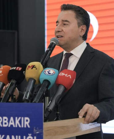 Babacan’dan Diyarbakır’da ‘çözüm süreci’ni konuştu: Devlet yönetmek cesurların işidir