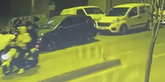 Kağıthane’de sokak ortasında silahlı saldırı: ‘Ne bakıyorsun deyince ayaklarına sıktık’