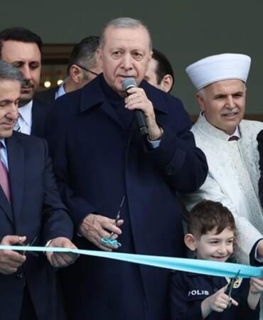 Erdoğan: Milli ve manevi kimliğimize sahip çıkmaya devam edeceğiz