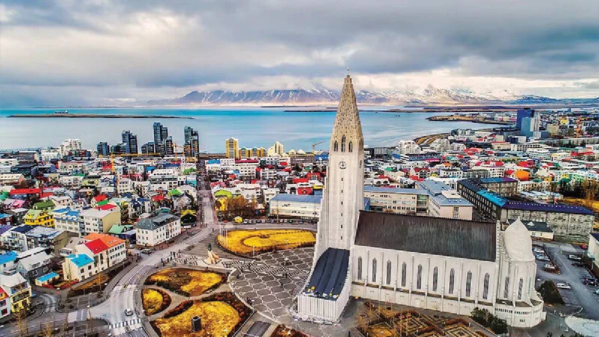 Bu ülkede polisler silahsız geziyor! 400 bin kişi yaşıyor eğitimde lider konumda yer alıyor