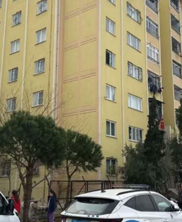 Denizli’de yürekler ağza geldi: 3 yaşındaki çocuk 6. kattan düştü