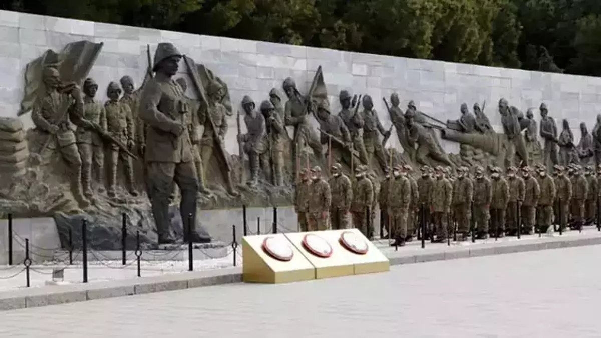 18 Mart bugün resmi tatil mi? Özel sektör ve kamu çalışanları için mesai durumu belli oldu