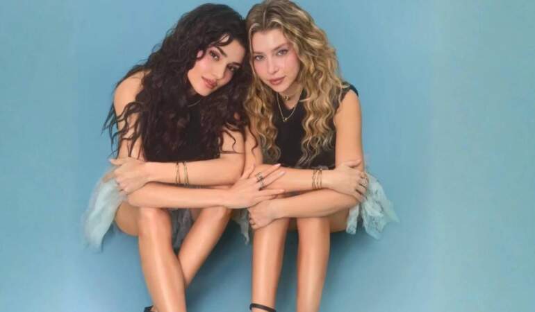 Türkiye’nin Gigi ve Bella Hadid’i olarak anılıyor! Hande ve Gamze Erçel kardeşler dergi çekimi için kamera karşına geçti